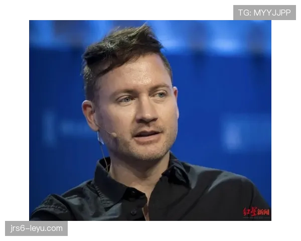 费德勒吃个冰激凌都能看出他和我们不是一个次元的富豪气场